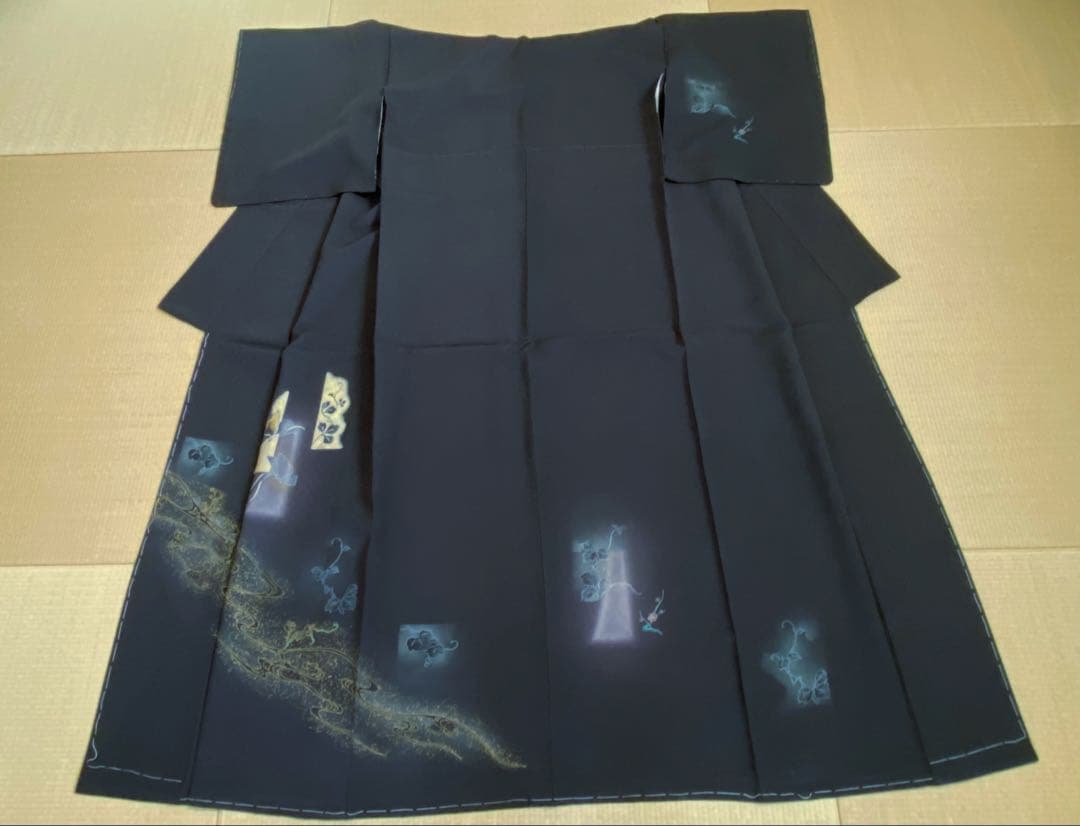 【未使用】黒紫色　金彩　蝶や花　蔦模様　訪問着（袷）フルセット