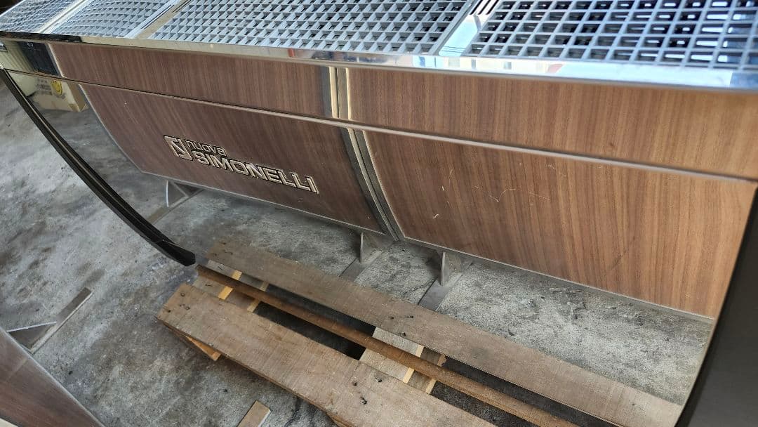 nuova SIMONELLI AURELIA II エスプレッソマシン