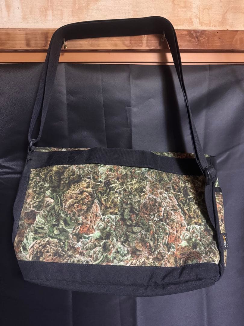 月*み様 NITRAID 迷彩 メッセンジャーバッグ 中型