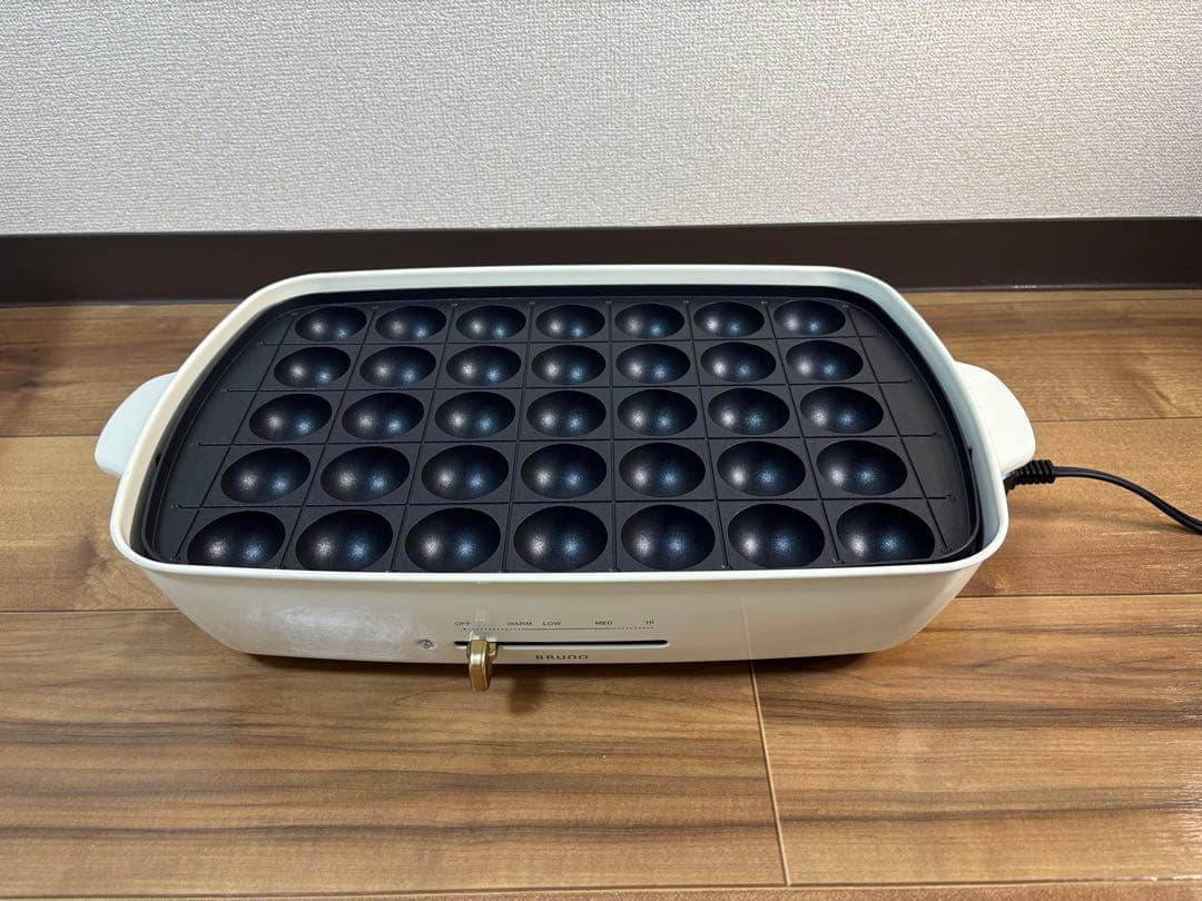 （未使用）BRUNO　ブルーノ　ホットプレート　グランデサイズ　ホワイト仕切鍋付