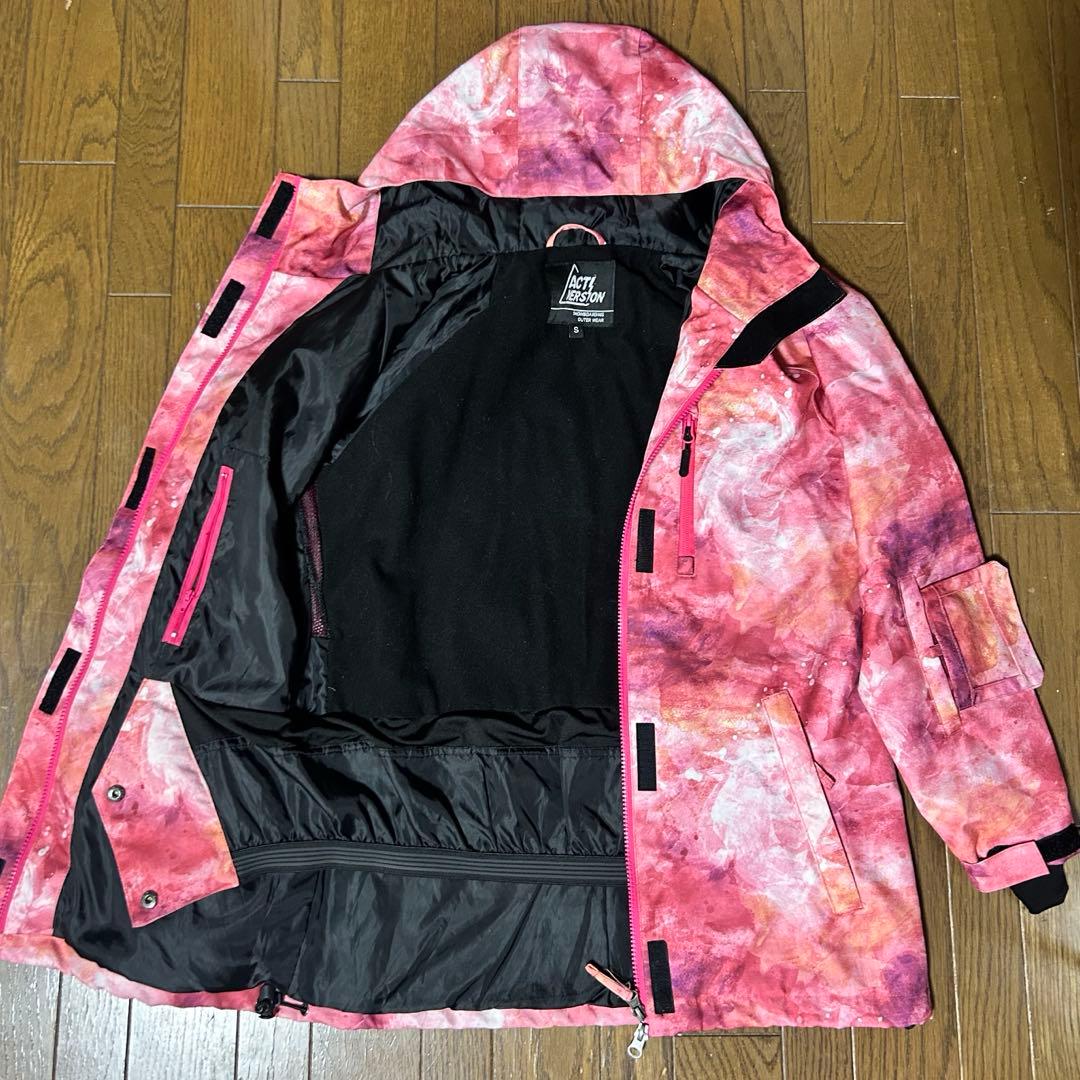 【美品】女性用スノーボードウェア（ピンク・ネイビー）
