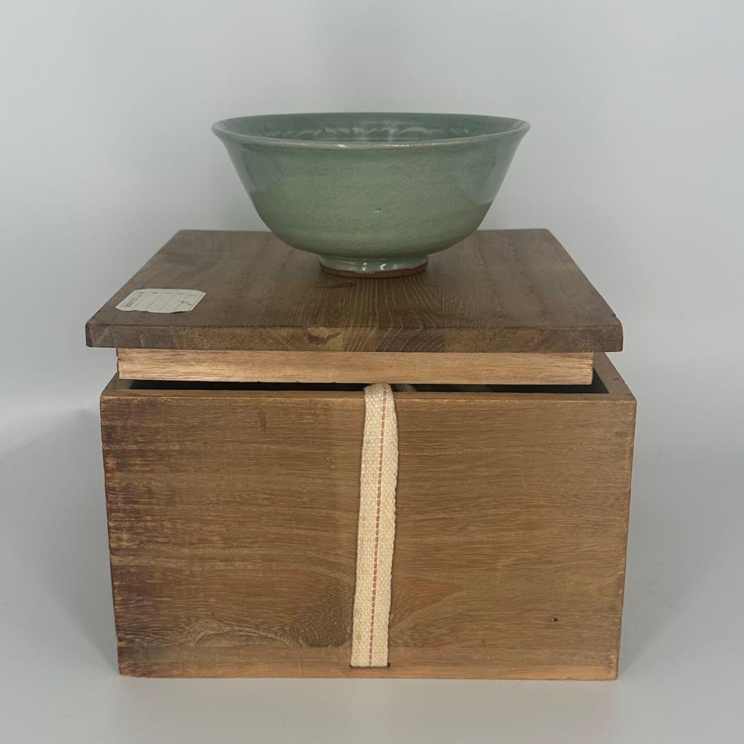 柳海剛　高麗青磁茶碗　韓国　人間国宝　唐草