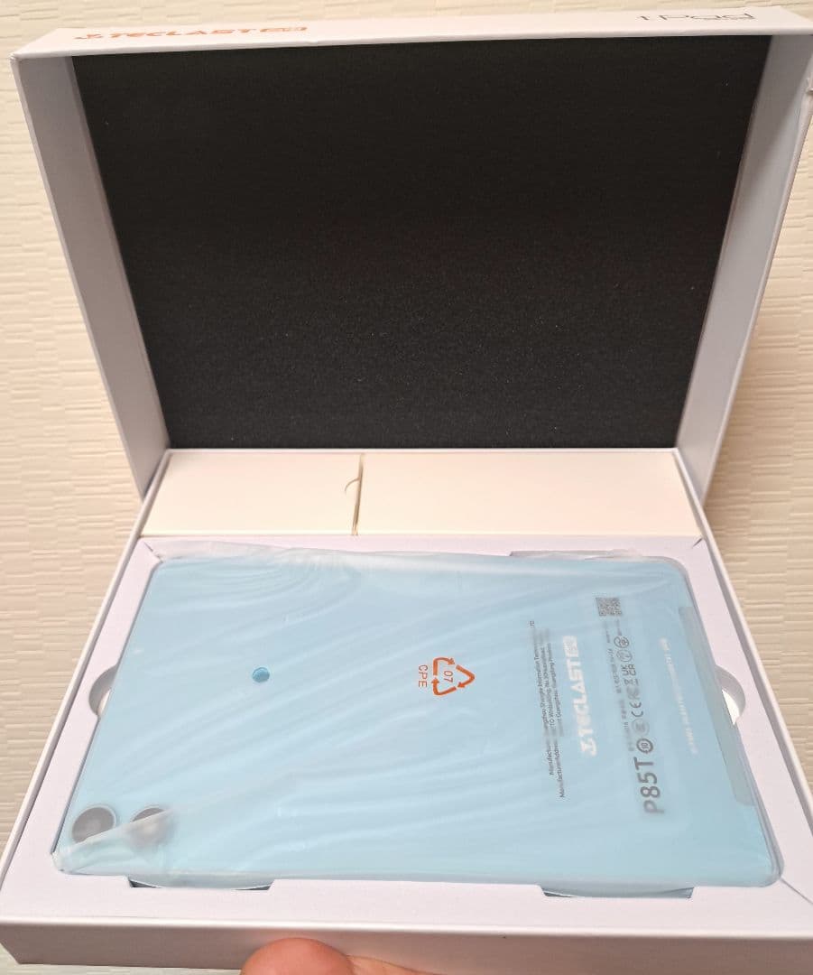 P85T 8インチタブレット/ケース付き