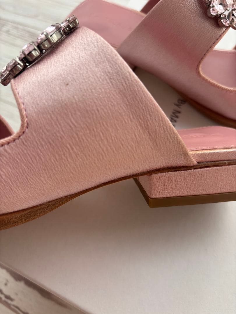 ツルバイマリコオイカワ　ビジュー バックルサンダル　ピンク