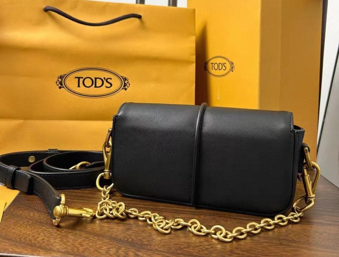 TOD'S ブラックレザー ショルダーバッグ