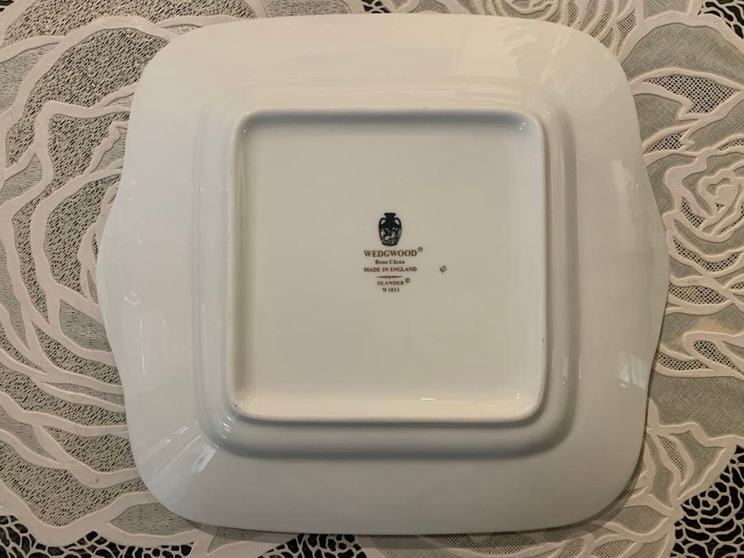 ウェッジウッド　ユーランダー　パウダールビー　プレート　金彩　黒壺　27×24