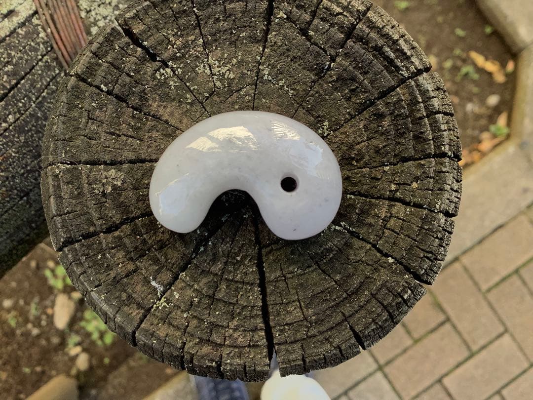 ✳小滝産　高品質*特大プレミア　糸魚川翡翠勾玉　鑑別書付　高価逸品お値引きあり‼️