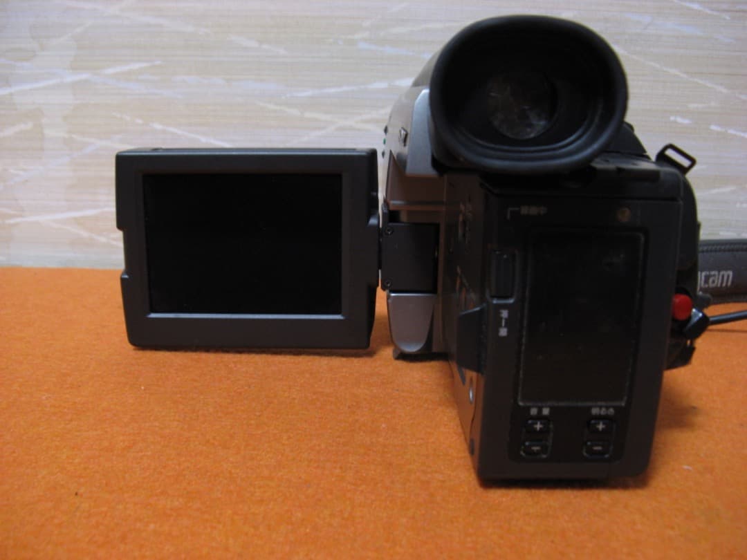 動作OK❗️☆SONYの液晶Hi8/8ミリビデオカメラ・CCD-TRV90