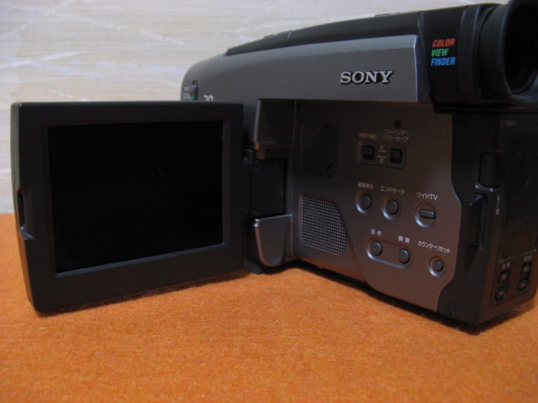 動作OK❗️☆SONYの液晶Hi8/8ミリビデオカメラ・CCD-TRV90