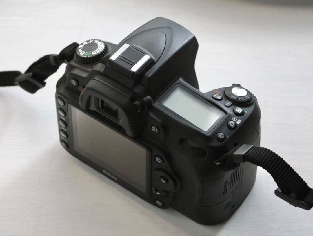 Nikon D90 デジタル一眼レフカメラ　レンズ付