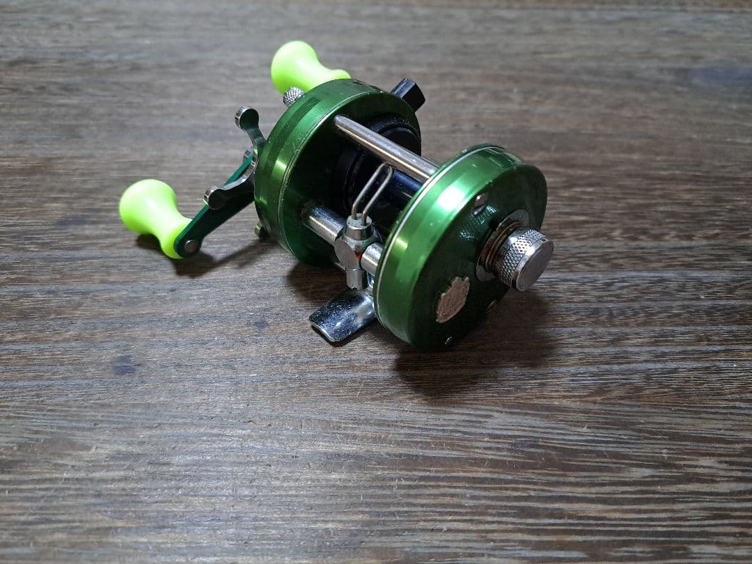 Abu ambassadeur 2500C　グリーン　サイモンシモムラ　ハンドル