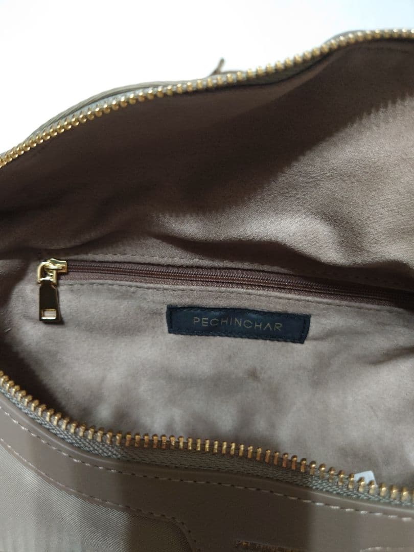 新品タグ付き ペシンシャ ポケットデザイン ショルダーバッグ グレー