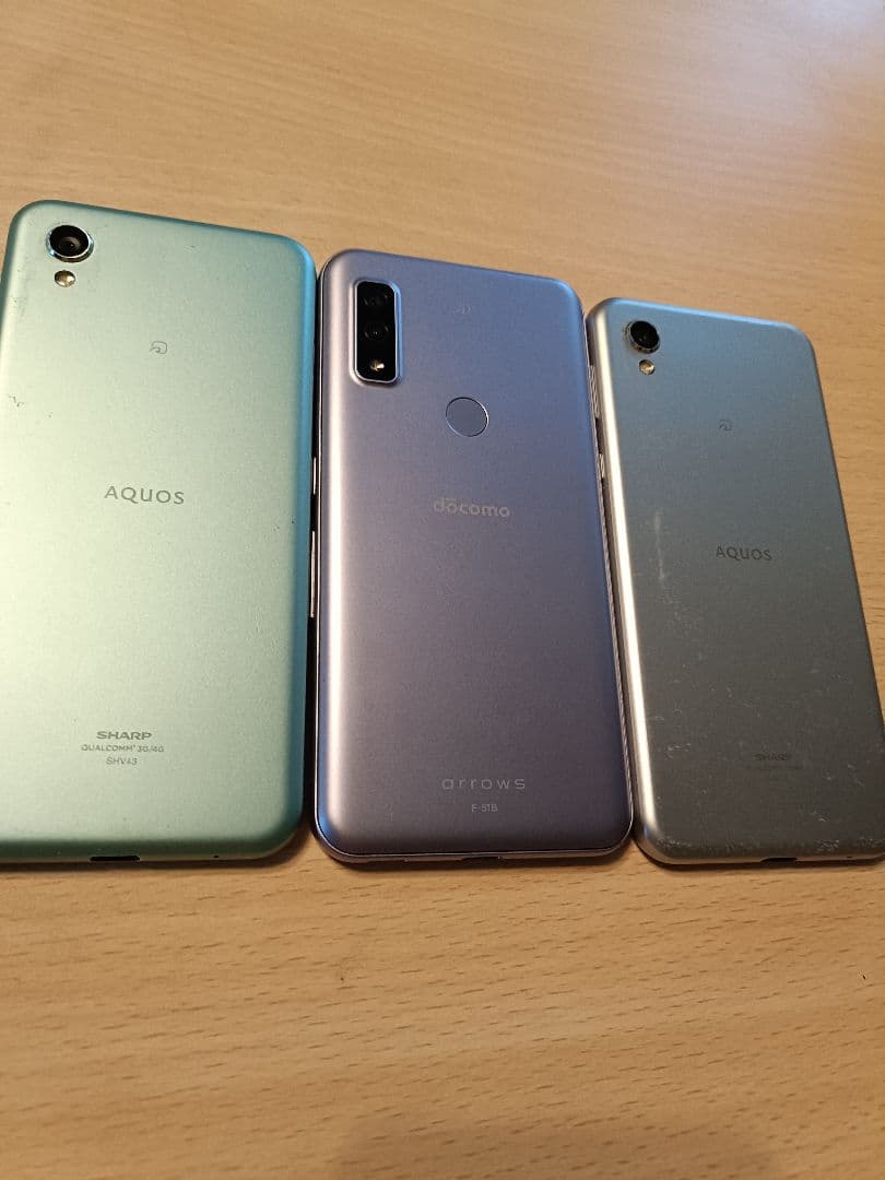 AQUOS qualcomm SHV43 arrows F-51B　 スマホ3台