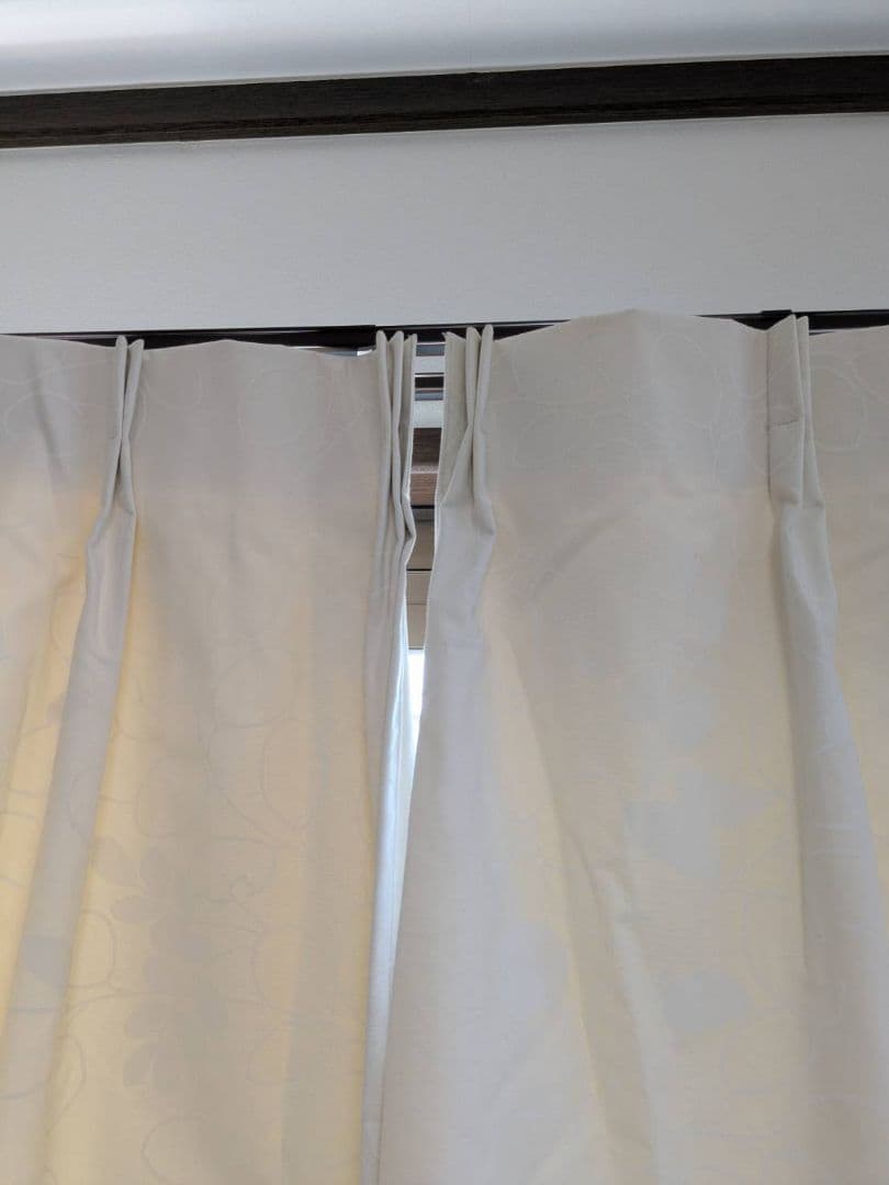 【セール最終】防音ホワイト葉柄ドレープカーテン丈240cm