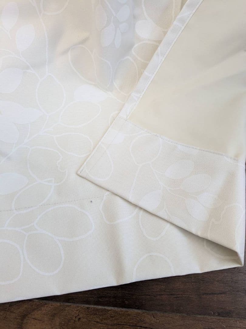 【セール最終】防音ホワイト葉柄ドレープカーテン丈240cm