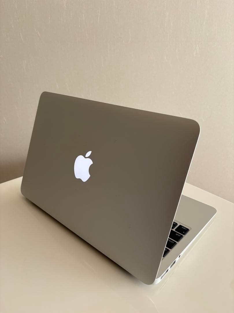 【美品】MacBook Air 11インチ Intel Core i5