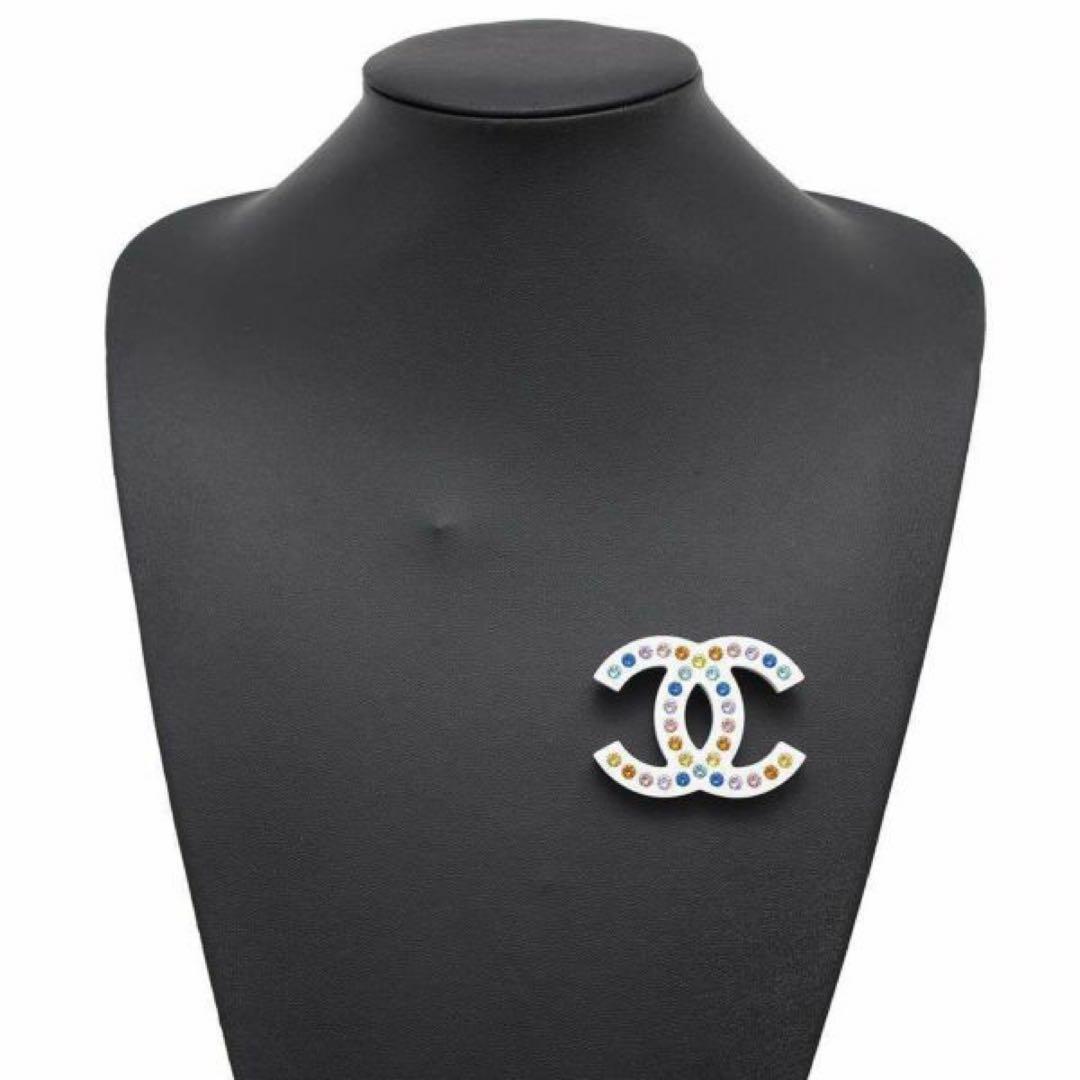 CHANEL ホワイト クリスタルブローチ