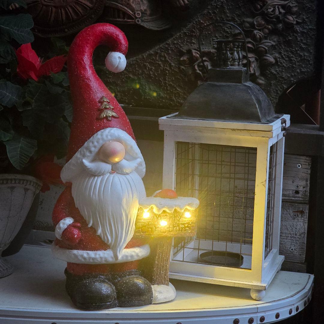 サンタさんよりオシャレな帽子を被った巨大3等身ノームさんのオブジェ・1点物໒꒱