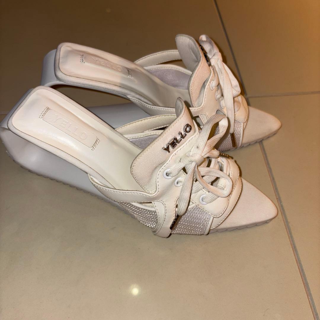 YELLO ホワイト レースアップ ミュール