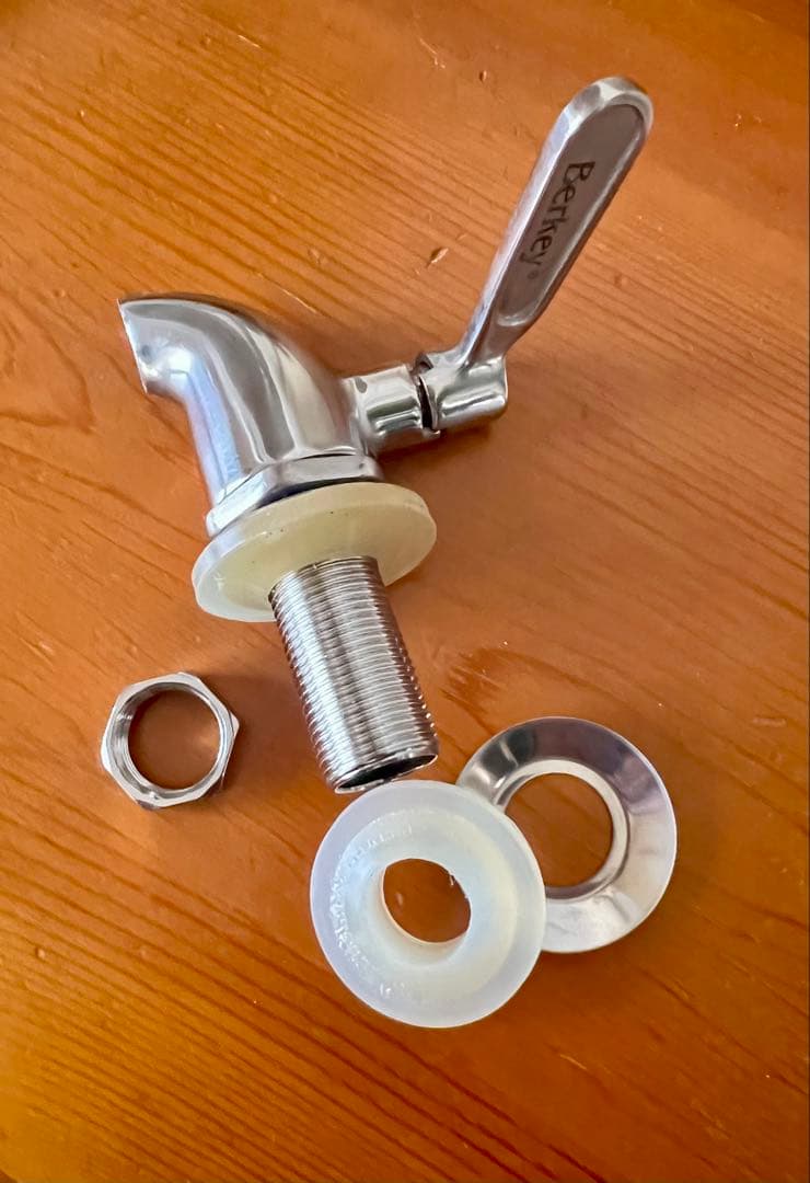 Berkey バーキー 1.5ガロン（5.7リットル） 新品のフィルター付き