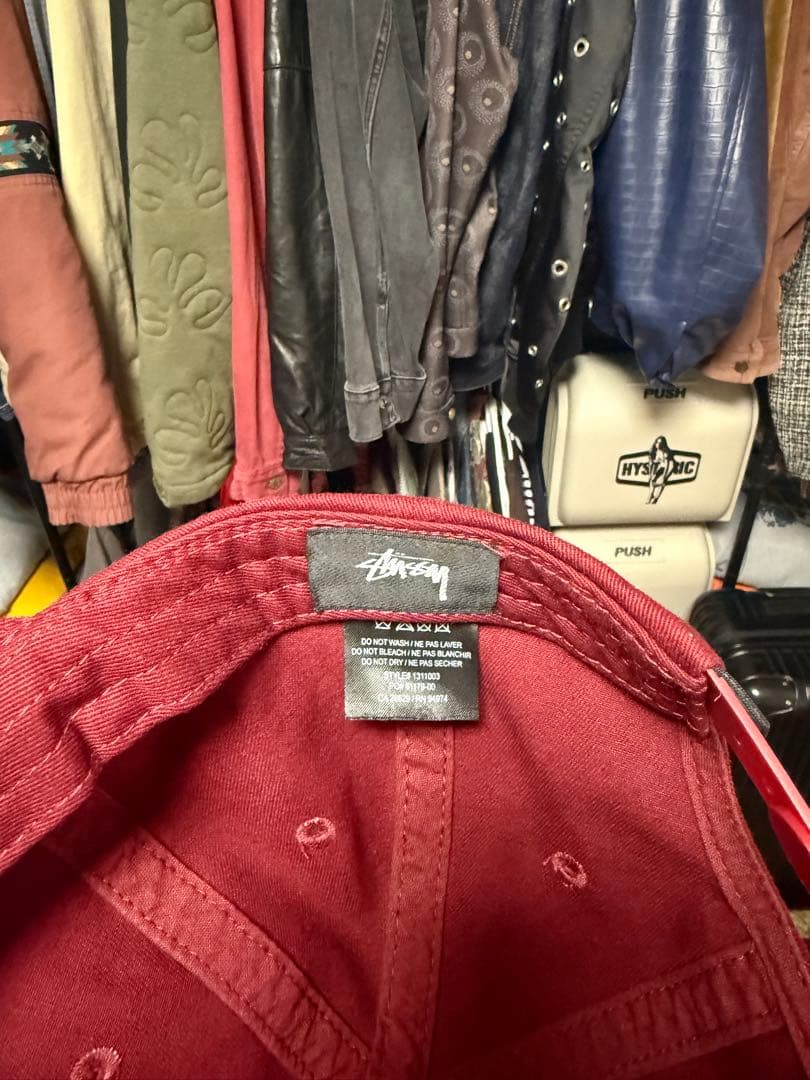 STUSSY バーガンディキャップ 王冠ロゴ