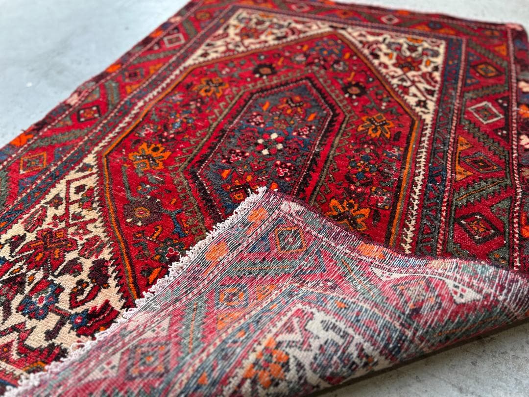 【Vintage rug】ペルシャ絨毯｜150 × 104cm｜アフシャル族