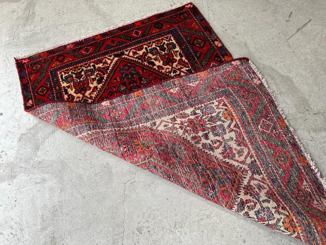 【Vintage rug】ペルシャ絨毯｜150 × 104cm｜アフシャル族