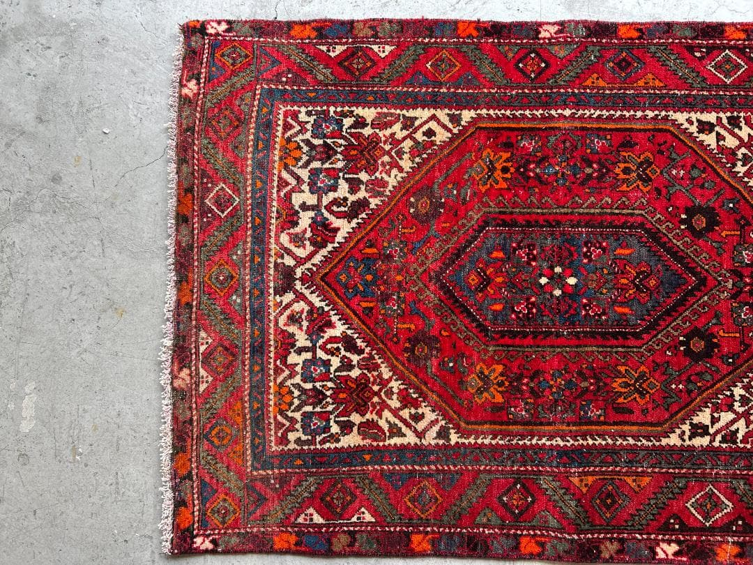 【Vintage rug】ペルシャ絨毯｜150 × 104cm｜アフシャル族