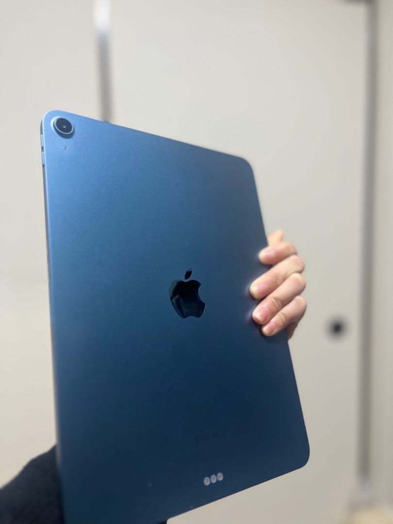 Apple iPad Air 5(第5世代)青色 本体