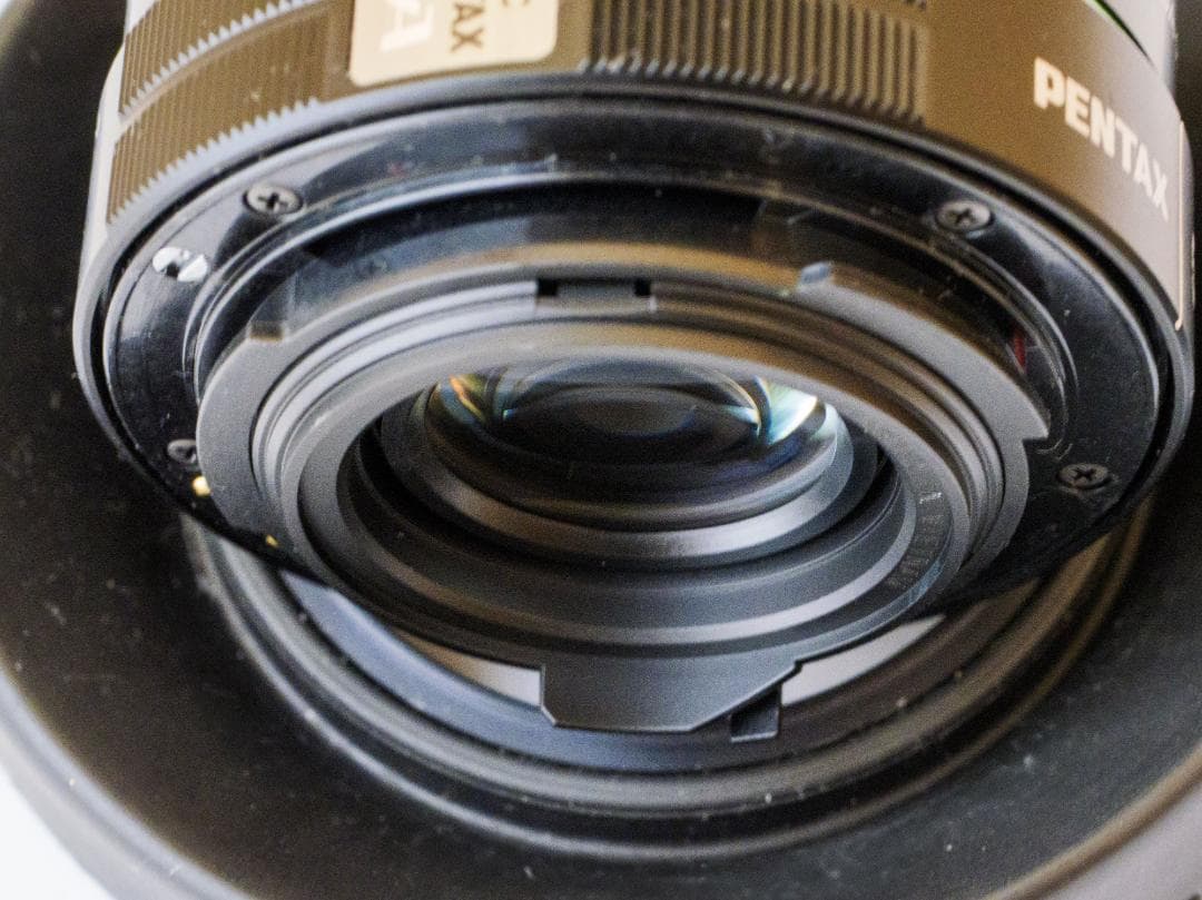 美品　smc PENTAX-DA 50mmF1.8　純正フード付