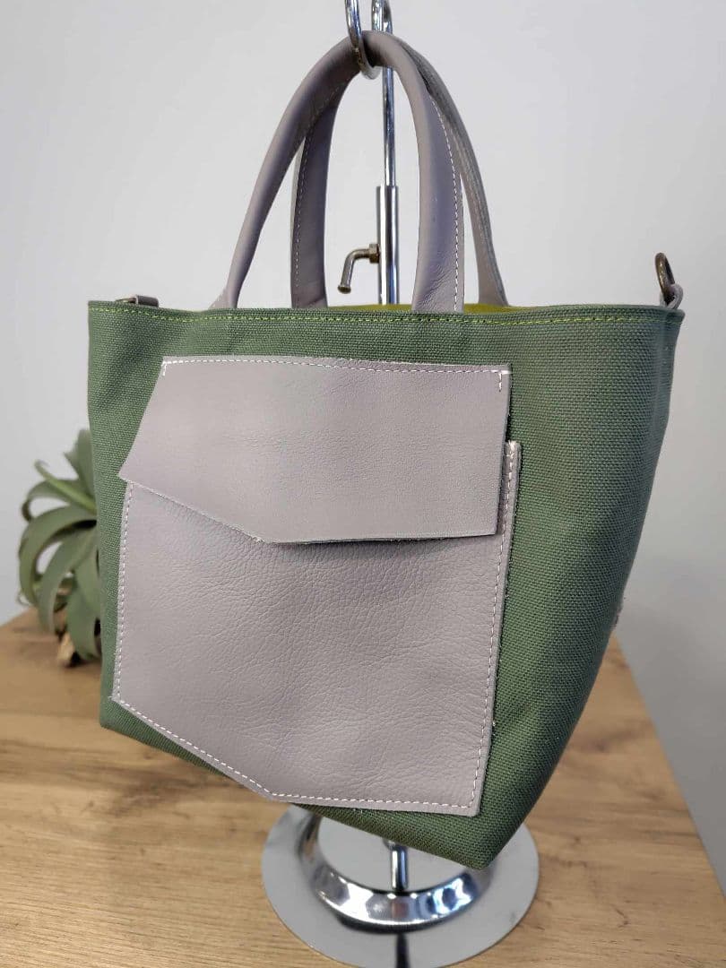 ミナペルホネン /タンバリンクロスカケラパッチ/しきりトートSサイズ/カーキ