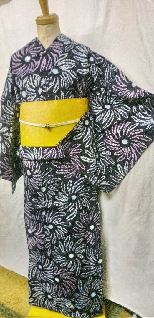 有松高級鳴海絞り、紺色花火柄入り浴衣