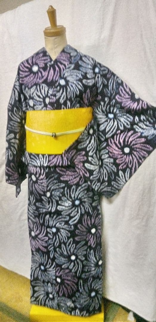 有松高級鳴海絞り、紺色花火柄入り浴衣