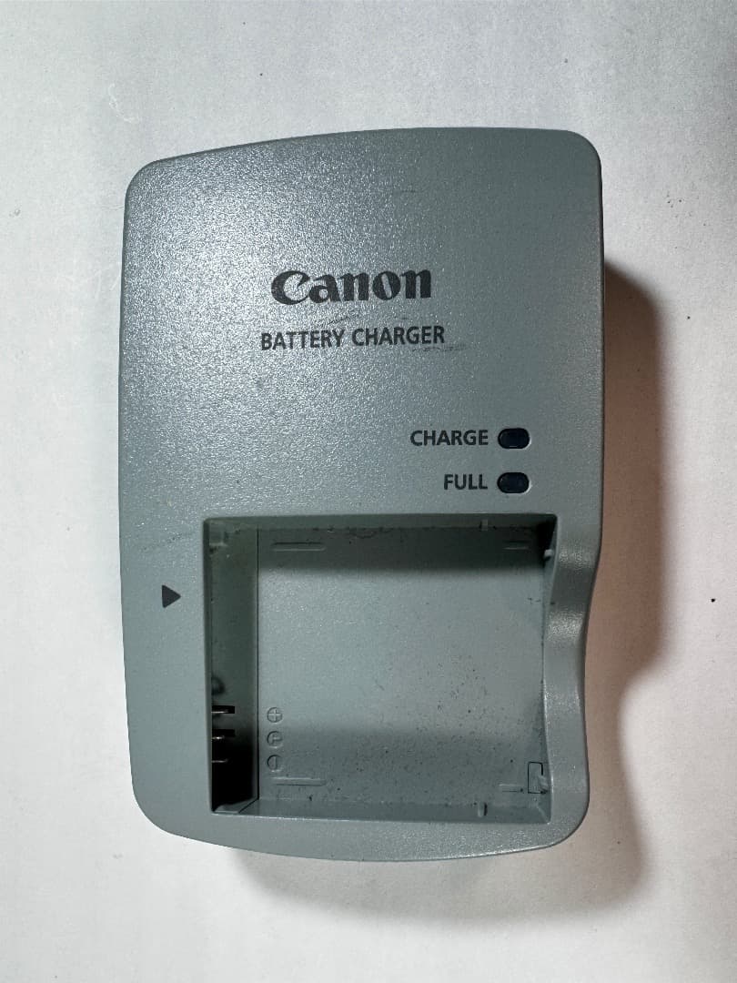 Canon IXY DIGITAL 930 IS　カメラ本体＋ケース＋充電器