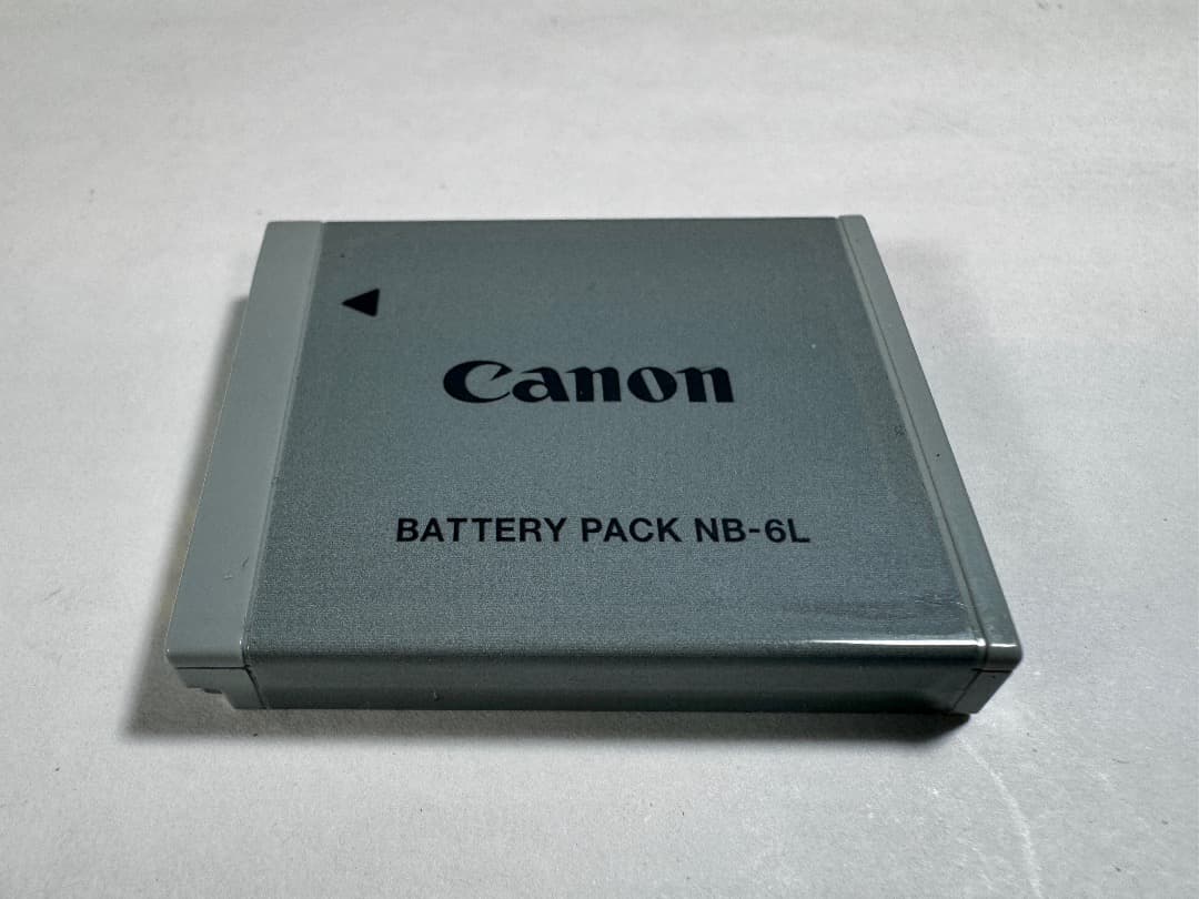 Canon IXY DIGITAL 930 IS　カメラ本体＋ケース＋充電器