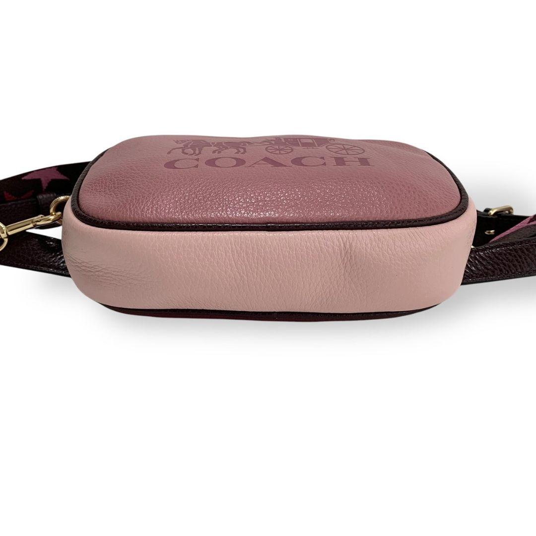 美品　コーチ　ショルダーバッグ　ボディバッグ斜めがけ　レザー　ゴールド金具