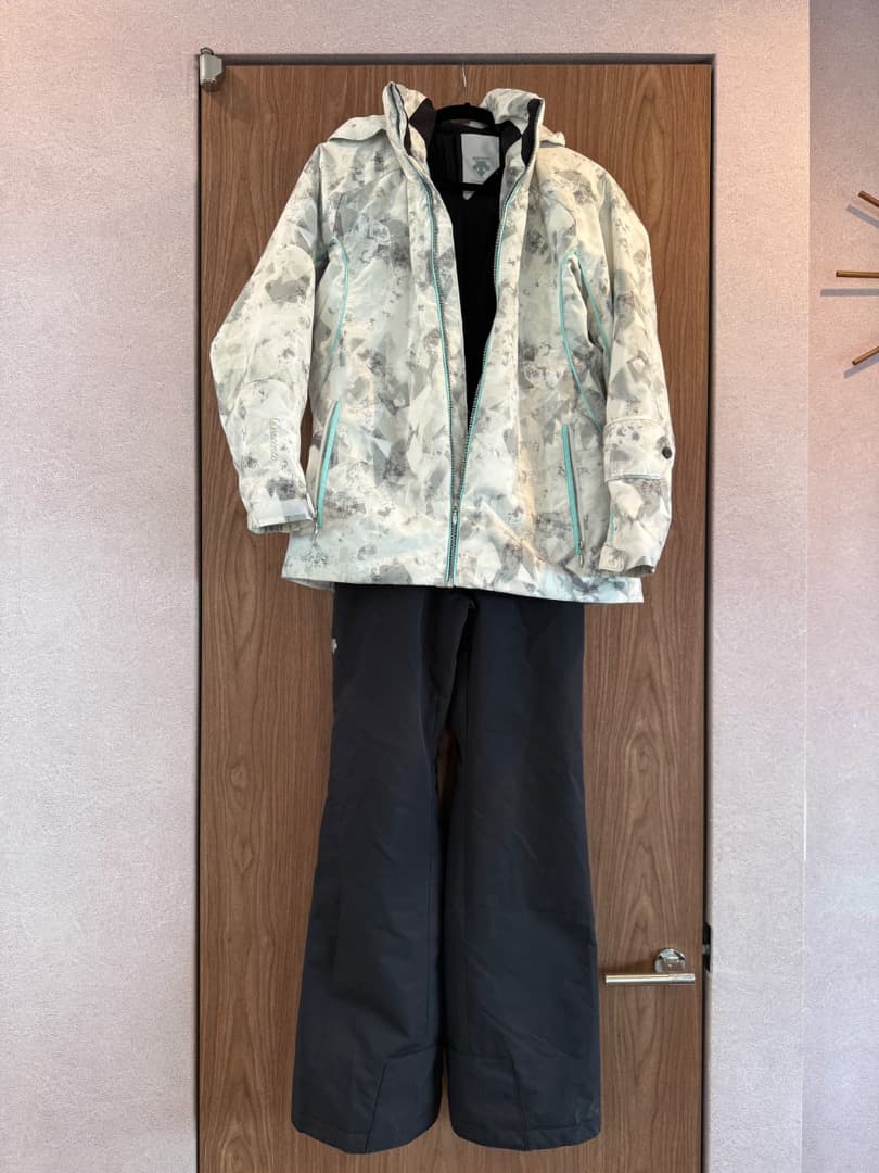 デサント　レディーススキーウェア　上下セット