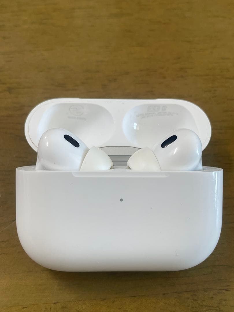 AirPods Pro 本体 ホワイト　エアポッズプロ　アップル純正