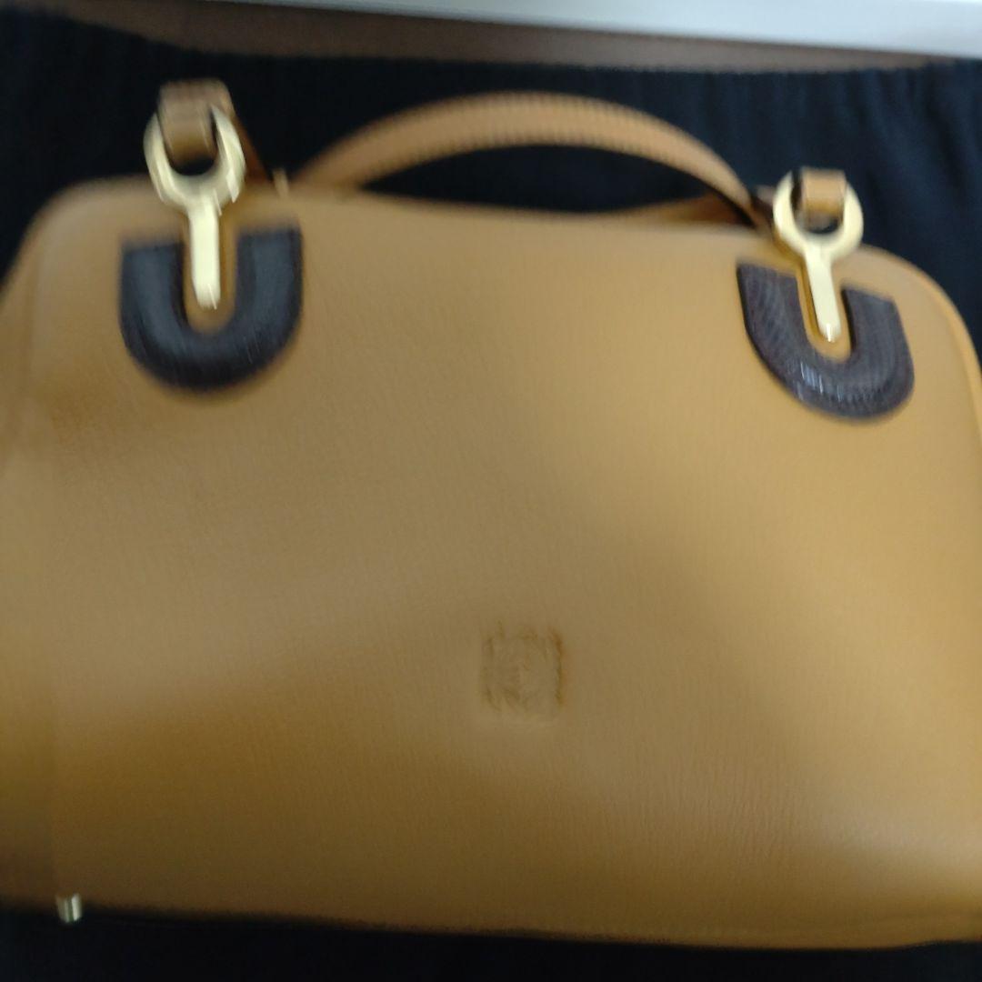 最終お値下げLOEWE キャメルレザー ショルダーバッグ