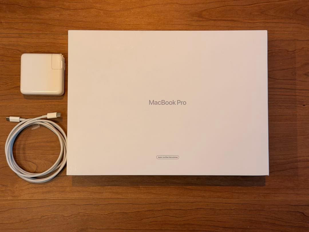 MacBook Pro M1 13 インチ 16GB/256GB シルバー