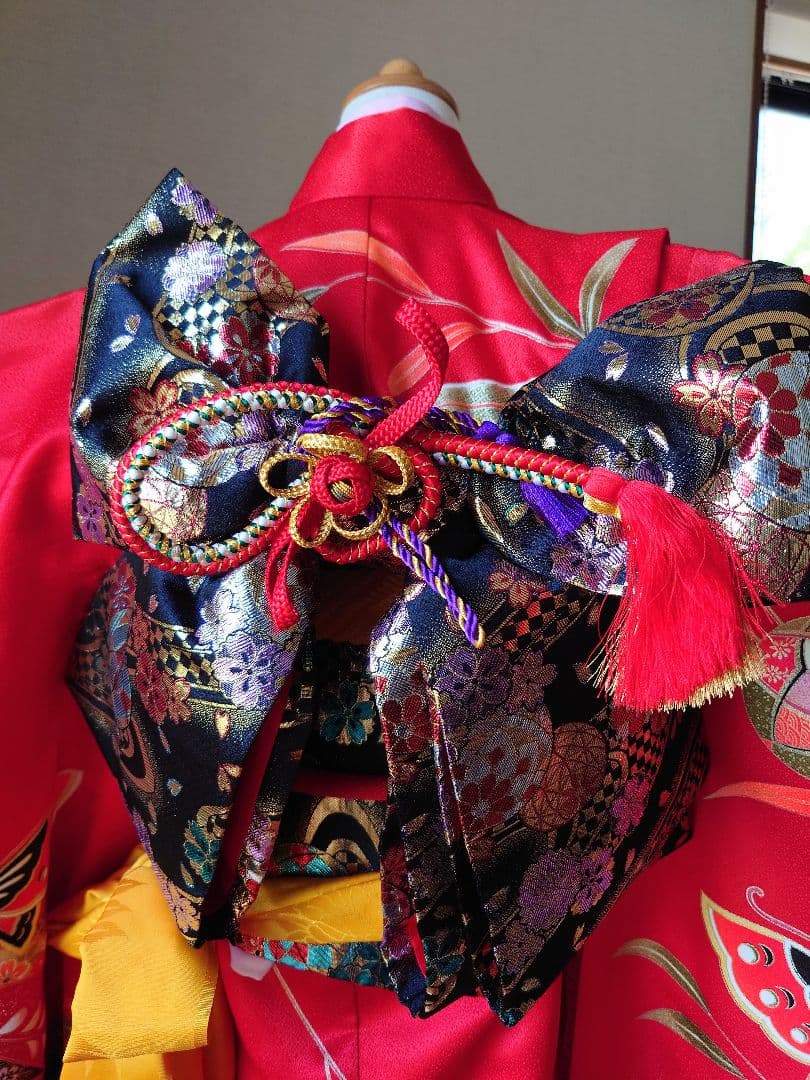 七五三７歳　女の子　四つ身　１回のみ着用　赤　蝶　キラキラ