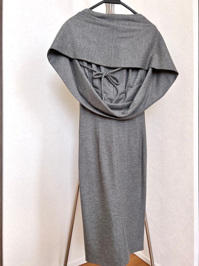 【新品未使用タグ付き】FENDI ワンピース　グレー