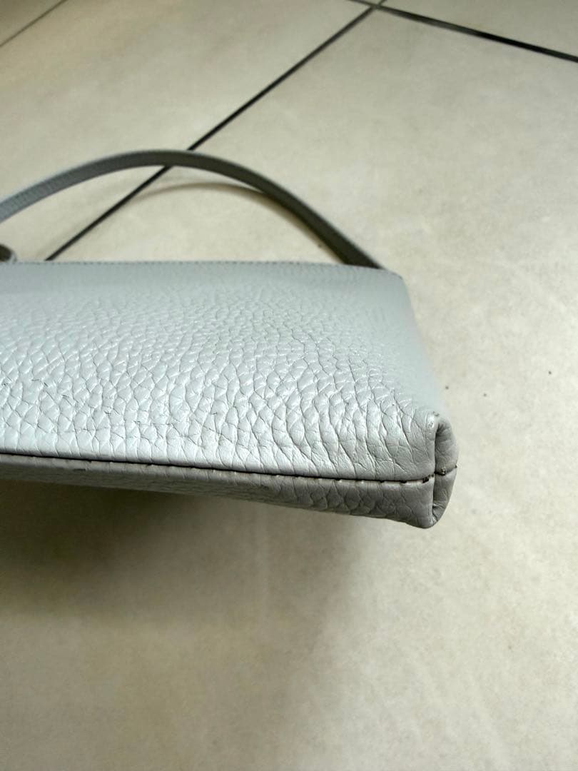 ［新品未使用！HushTug］ サコッシュ ショルダーバッグ 本革