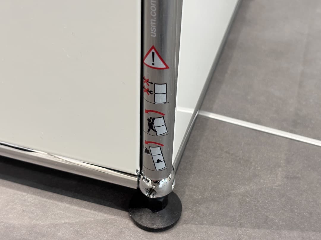 USM ハラー 【正規品】ホワイト 超美品 1列２段ドロップドア付き