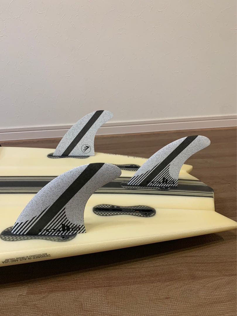 ファイヤーワイヤーX-WING-TOMO/5FIN サーフボード+フィンセット