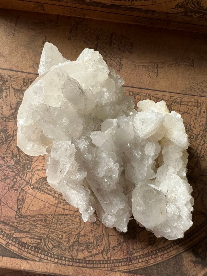 龍脈の精髄 九州産虹入り水晶クラスター抜群の透明度