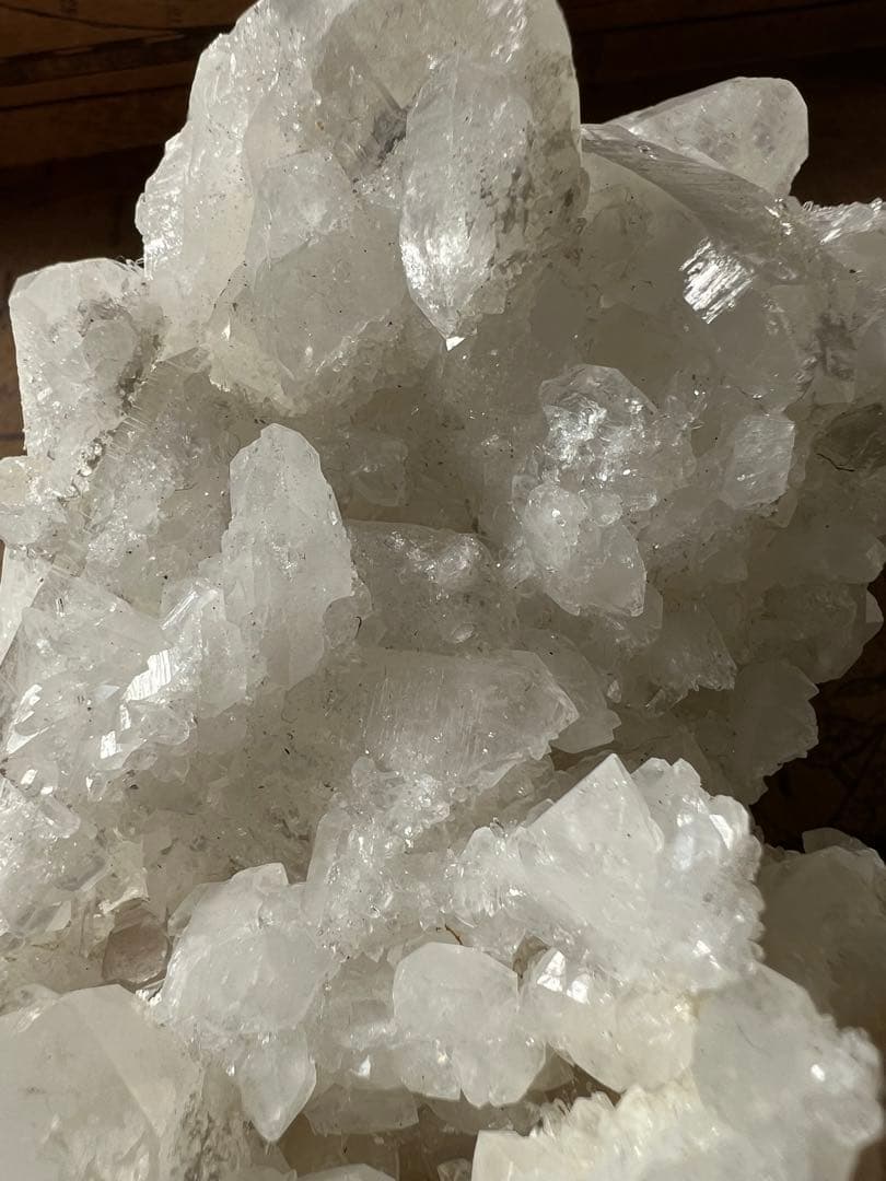 龍脈の精髄 九州産虹入り水晶クラスター抜群の透明度