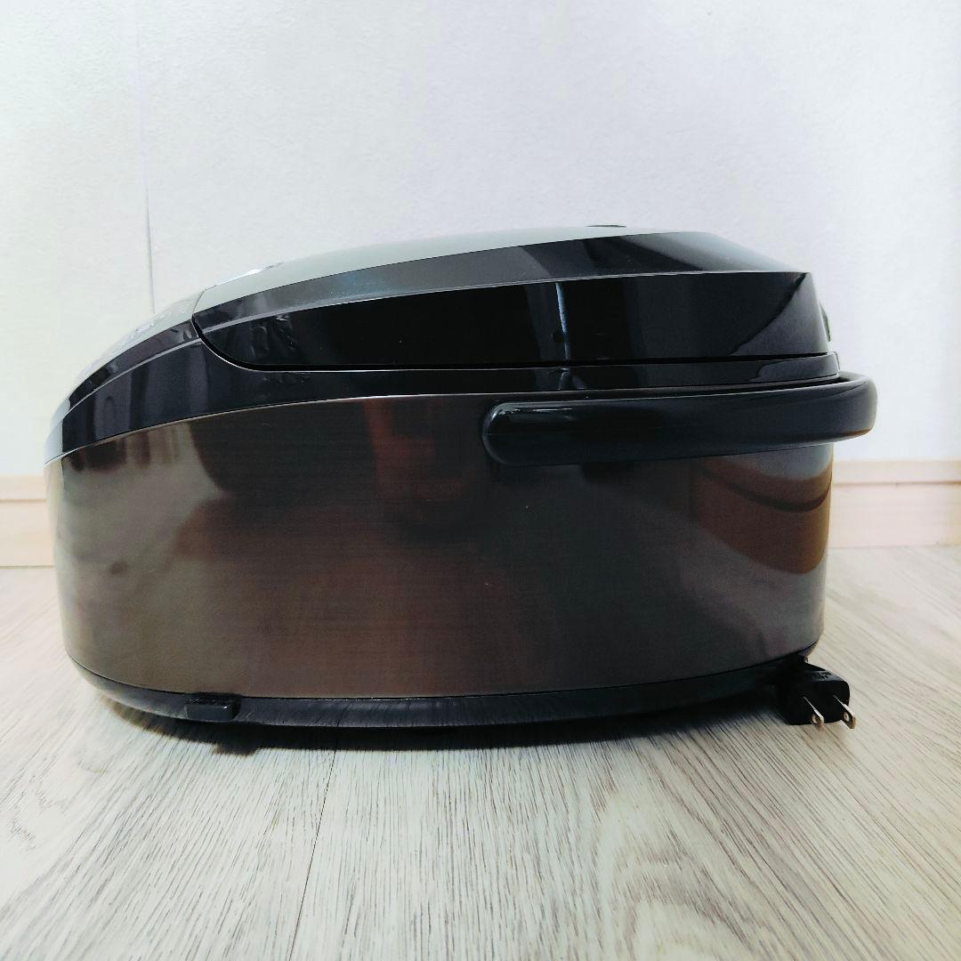 TIGER IH炊飯器 5合炊き 2023年製 JPW-D100 遠赤黒厚釜