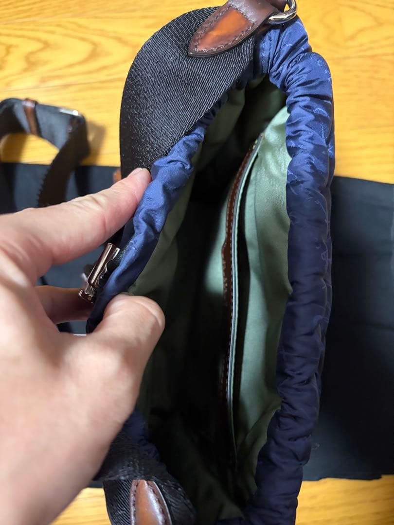 最終価格BERLUTI ベルルッティ　ナイロン　スクリットカリグラフィバッグ