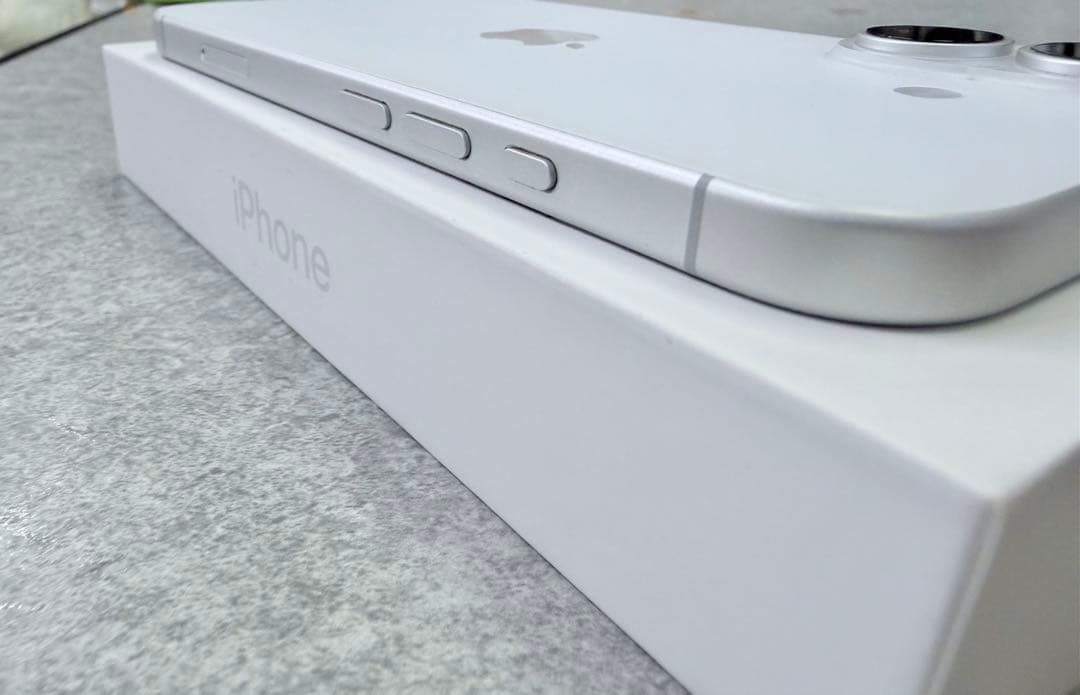 iPhone16 ホワイト 本体 128GB